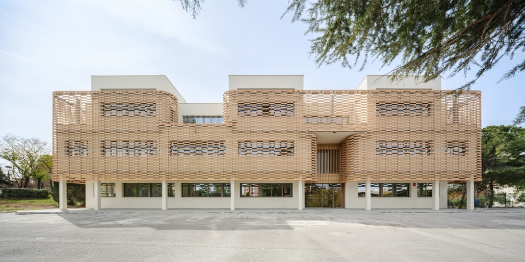 Fachada Ventilada. Construction of the Sant Joan de Déu, Sant Boi.